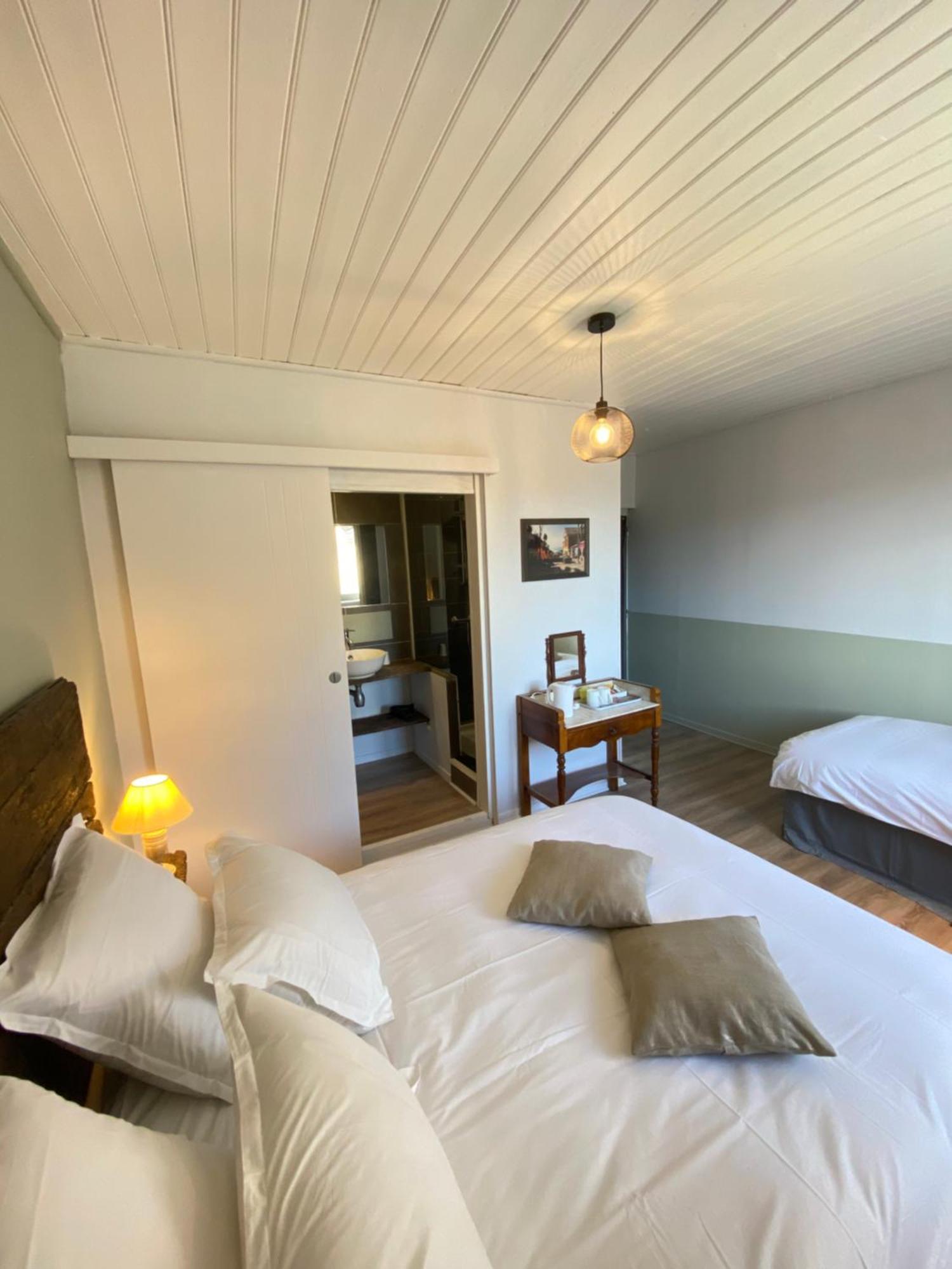 Hotel Au Pont D'Olt Saint-Côme-dʼOlt Pokoj fotografie