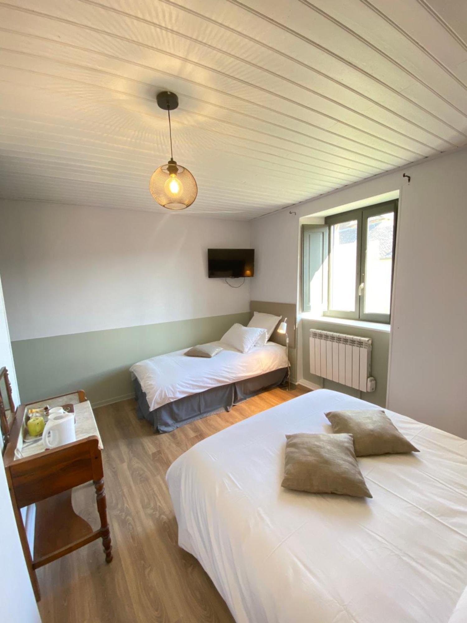 Hotel Au Pont D'Olt Saint-Côme-dʼOlt Pokoj fotografie