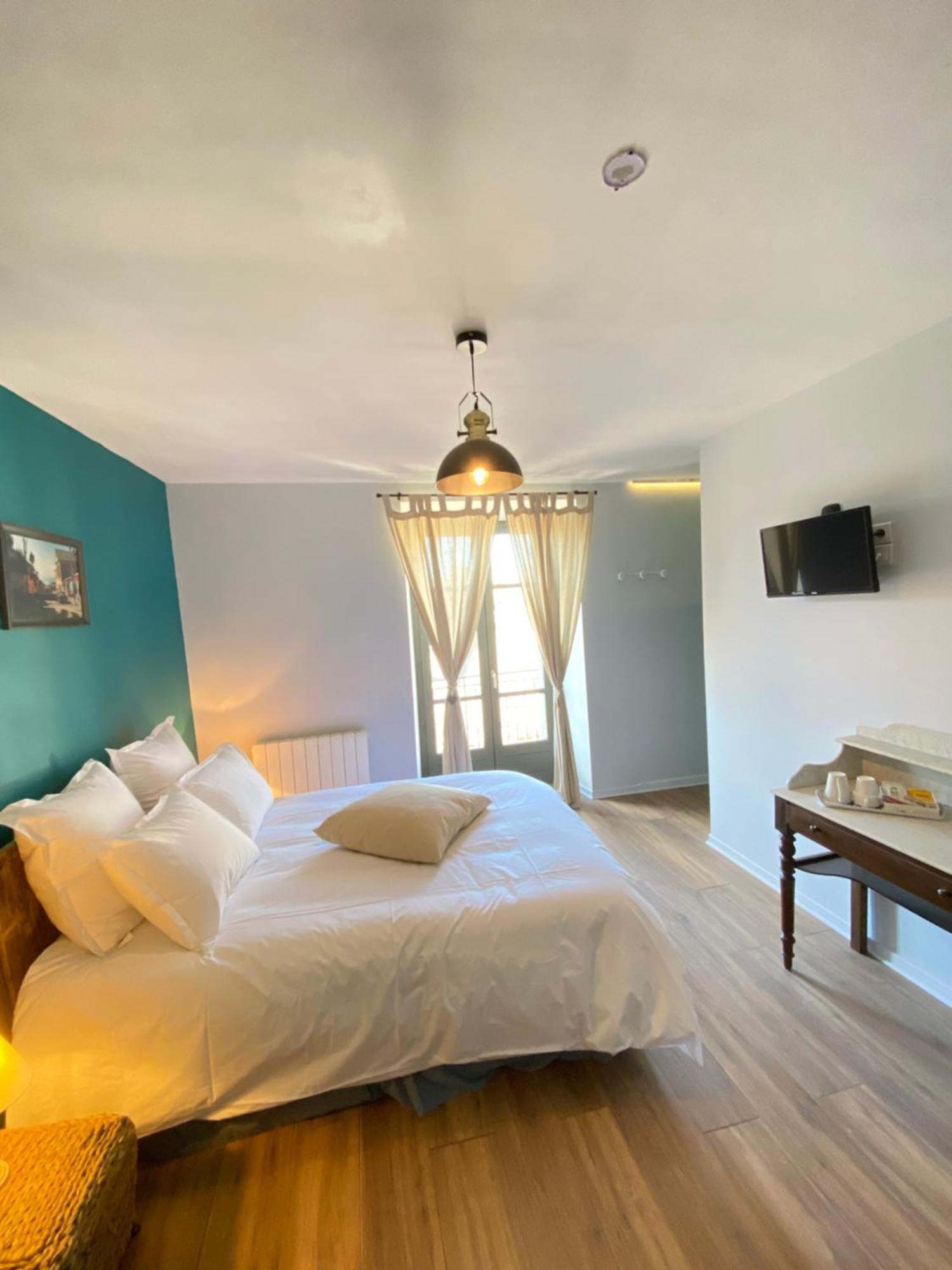 Hotel Au Pont D'Olt Saint-Côme-dʼOlt Pokoj fotografie