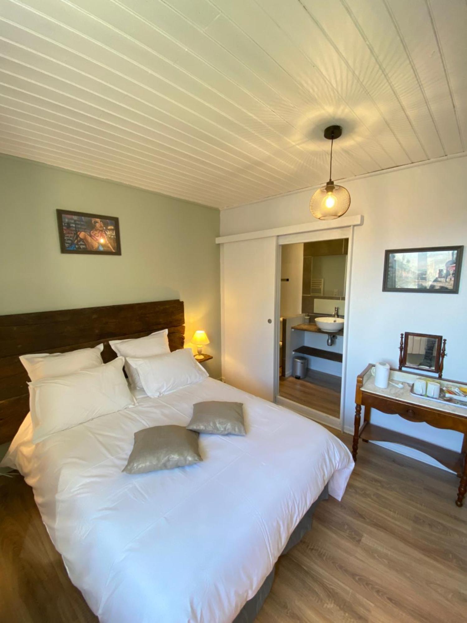 Hotel Au Pont D'Olt Saint-Côme-dʼOlt Pokoj fotografie