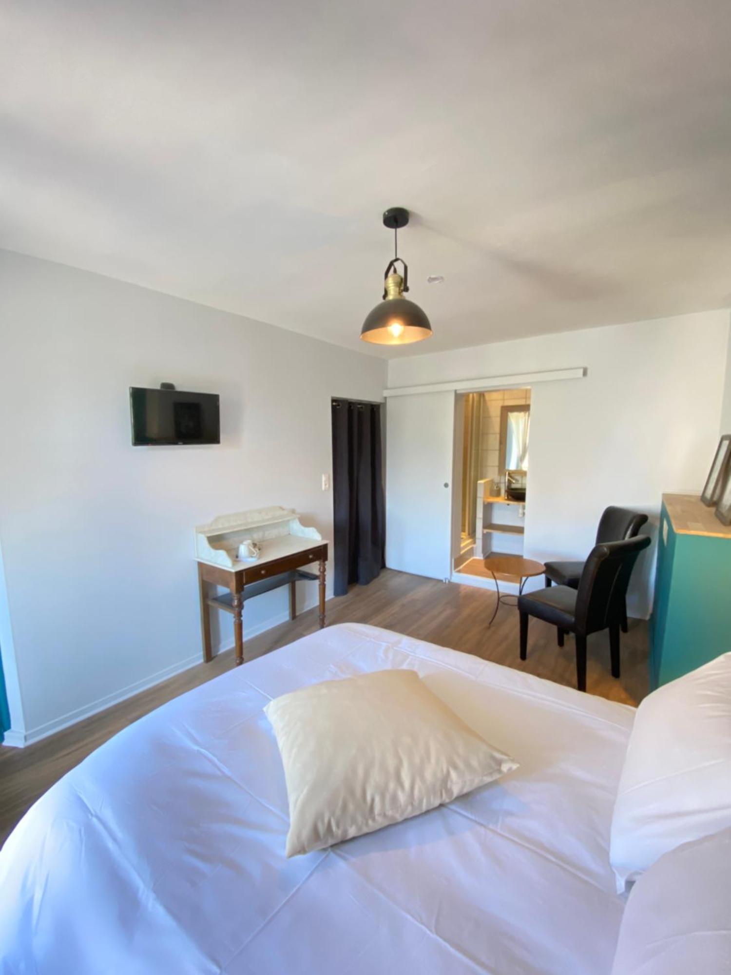 Hotel Au Pont D'Olt Saint-Côme-dʼOlt Pokoj fotografie